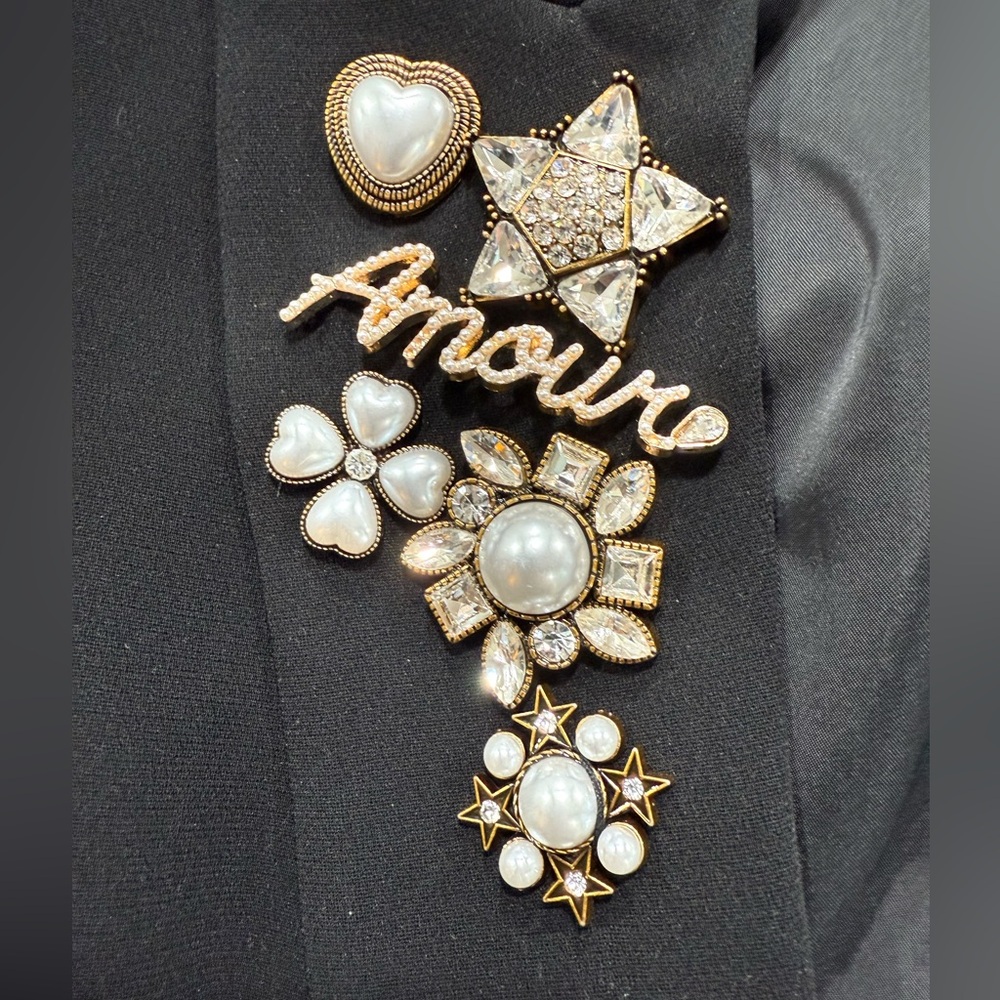 Cinq a Sept Lapel Set (blazer not included)